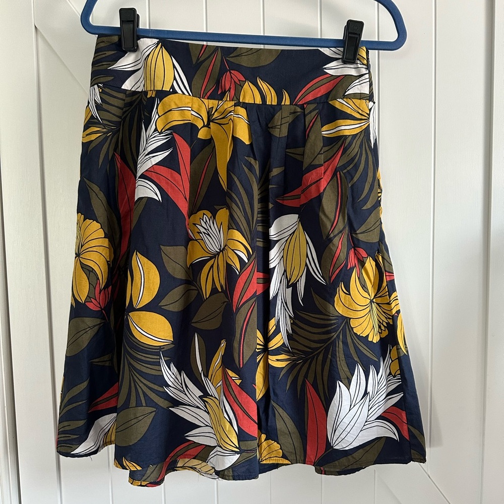Ann Taylor Tropical Floral A Line Skirt Navy, Yellow & White Size 4 Pockets